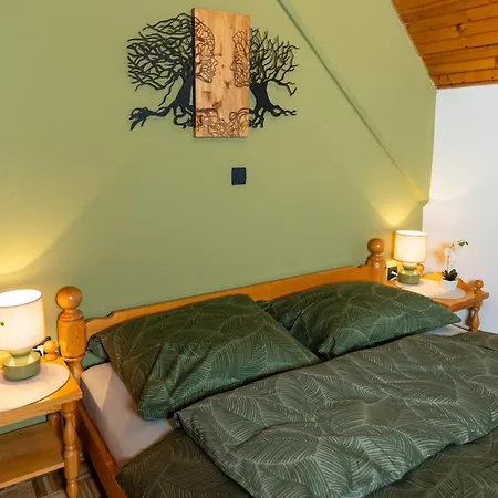 Apartmaji Lipa *