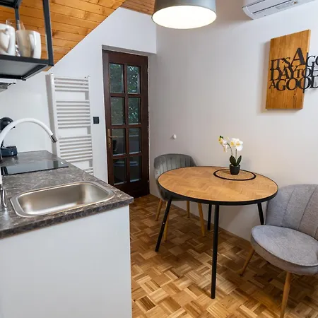 Apartmaji Lipa *