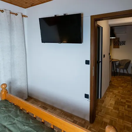 Apartmaji Lipa בוהין